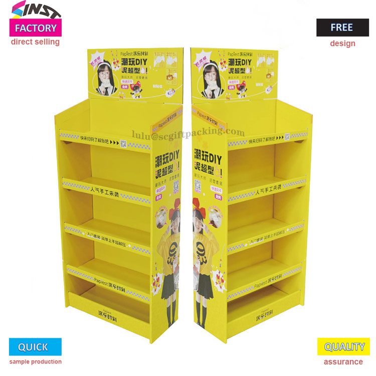 ชั้นวางกระดาษแข็งสีเหลืองเล็กๆ ในซุปเปอร์มาร์เก็ตลุกเป็นไฟ!